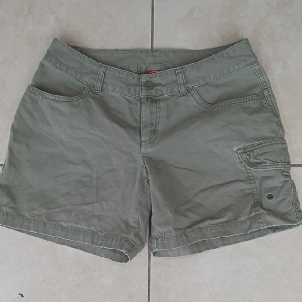 The North Face Women's Olive Cargo Shorts